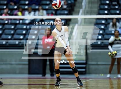 Thumbnail 3 in Goliad vs. Bushland (UIL 3A Volleyball Division I Final) photogallery.