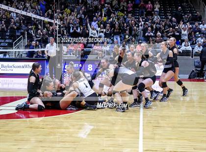 Thumbnail 1 in Goliad vs. Bushland (UIL 3A Volleyball Division I Final) photogallery.