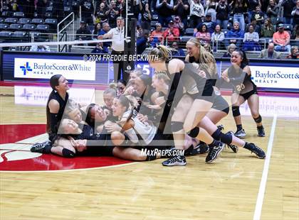 Thumbnail 3 in Goliad vs. Bushland (UIL 3A Volleyball Division I Final) photogallery.