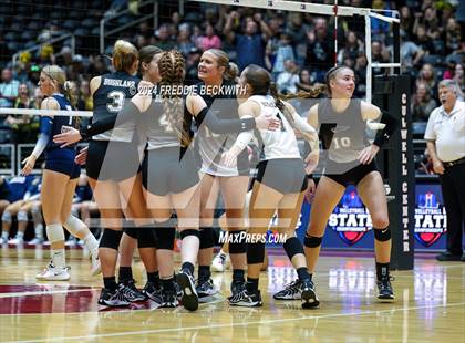 Thumbnail 2 in Goliad vs. Bushland (UIL 3A Volleyball Division I Final) photogallery.