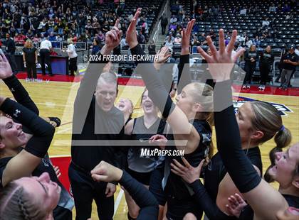 Thumbnail 3 in Goliad vs. Bushland (UIL 3A Volleyball Division I Final) photogallery.
