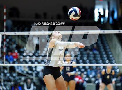Thumbnail 1 in Goliad vs. Bushland (UIL 3A Volleyball Division I Final) photogallery.