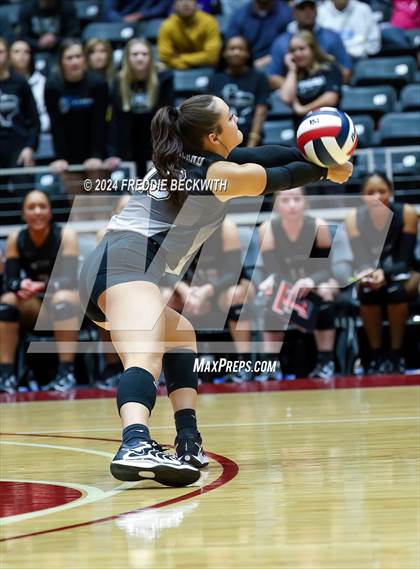 Thumbnail 2 in Goliad vs. Bushland (UIL 3A Volleyball Division I Final) photogallery.