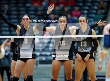 Thumbnail 3 in Goliad vs. Bushland (UIL 3A Volleyball Division I Final) photogallery.