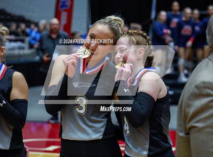 Thumbnail 3 in Goliad vs. Bushland (UIL 3A Volleyball Division I Final) photogallery.