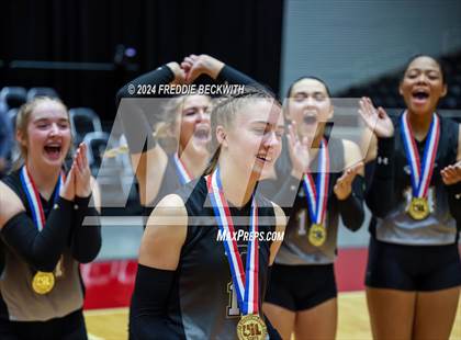 Thumbnail 3 in Goliad vs. Bushland (UIL 3A Volleyball Division I Final) photogallery.