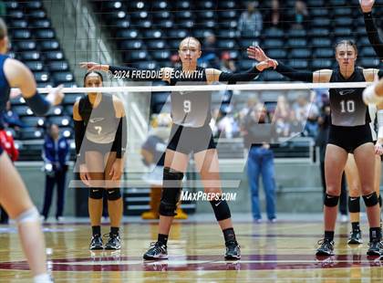 Thumbnail 2 in Goliad vs. Bushland (UIL 3A Volleyball Division I Final) photogallery.