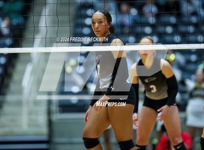 Thumbnail 3 in Goliad vs. Bushland (UIL 3A Volleyball Division I Final) photogallery.