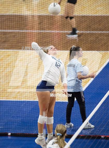 Thumbnail 2 in Eaglecrest vs. Valor Christian (CHSAA 5A Semi-Final) photogallery.