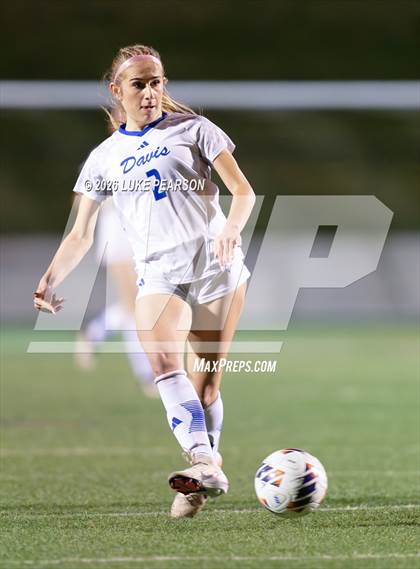 Thumbnail 2 in Gregori vs. Davis Sr. (CIF SJS D1 Final) photogallery.