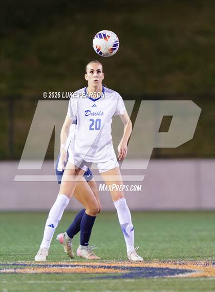 Thumbnail 1 in Gregori vs. Davis Sr. (CIF SJS D1 Final) photogallery.