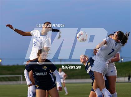 Thumbnail 3 in Gregori vs. Davis Sr. (CIF SJS D1 Final) photogallery.