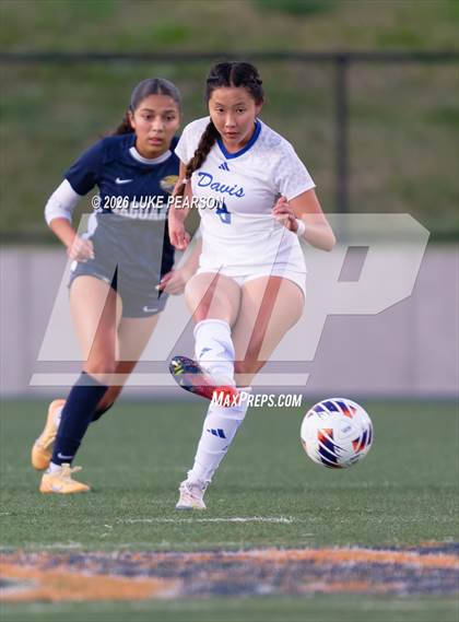 Thumbnail 1 in Gregori vs. Davis Sr. (CIF SJS D1 Final) photogallery.