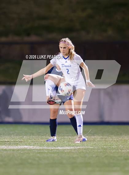 Thumbnail 1 in Gregori vs. Davis Sr. (CIF SJS D1 Final) photogallery.