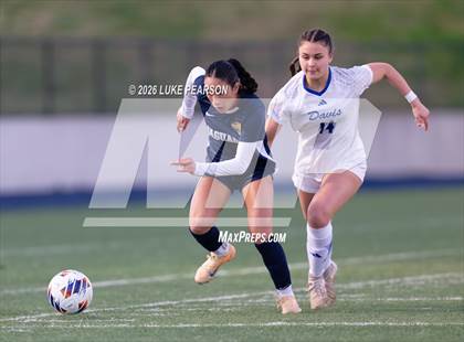 Thumbnail 2 in Gregori vs. Davis Sr. (CIF SJS D1 Final) photogallery.