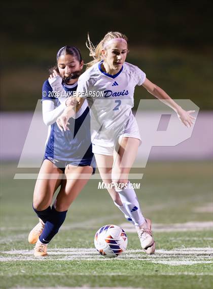 Thumbnail 2 in Gregori vs. Davis Sr. (CIF SJS D1 Final) photogallery.