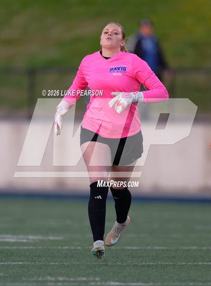 Thumbnail 1 in Gregori vs. Davis Sr. (CIF SJS D1 Final) photogallery.