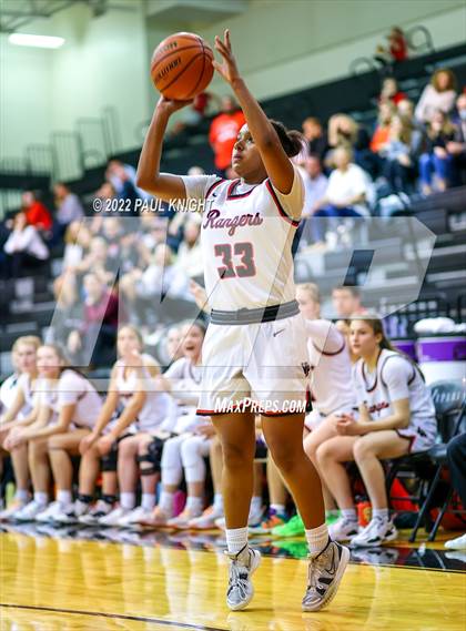 Thumbnail 1 in Vista Ridge vs. Lake Travis (UIL 6A Bi-District Playoff) photogallery.