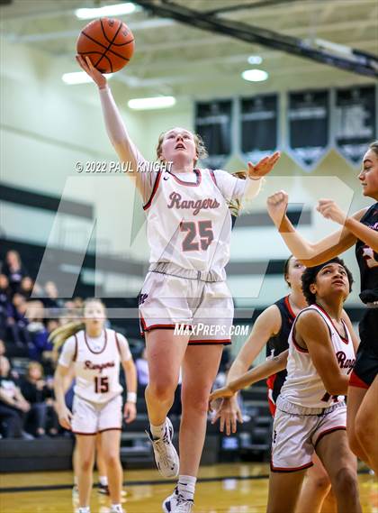 Thumbnail 3 in Vista Ridge vs. Lake Travis (UIL 6A Bi-District Playoff) photogallery.