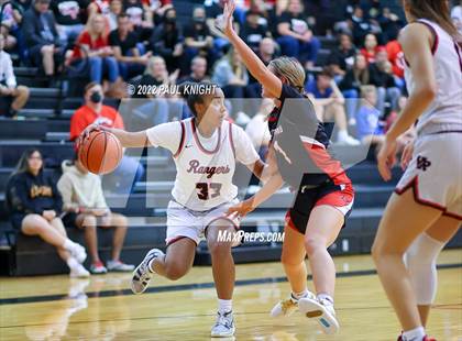 Thumbnail 3 in Vista Ridge vs. Lake Travis (UIL 6A Bi-District Playoff) photogallery.