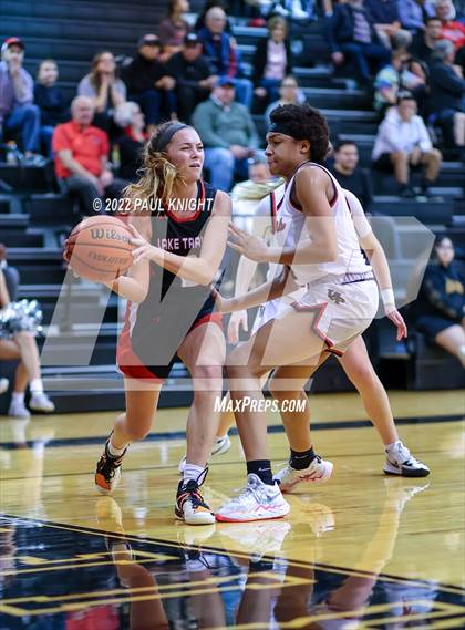 Thumbnail 3 in Vista Ridge vs. Lake Travis (UIL 6A Bi-District Playoff) photogallery.