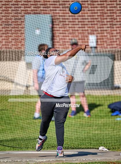 Thumbnail 1 in Lake Houston Conquerors Invitational (Discus) photogallery.
