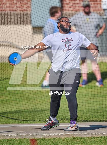 Thumbnail 2 in Lake Houston Conquerors Invitational (Discus) photogallery.