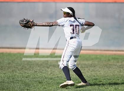 Thumbnail 2 in Oaks Christian @ Roosevelt (CIF State D1 SoCal Regional Final) photogallery.