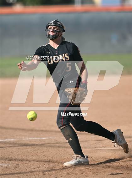 Thumbnail 2 in Oaks Christian @ Roosevelt (CIF State D1 SoCal Regional Final) photogallery.