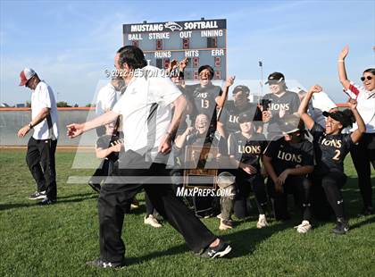 Thumbnail 3 in Oaks Christian @ Roosevelt (CIF State D1 SoCal Regional Final) photogallery.