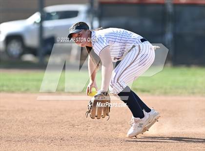 Thumbnail 3 in Oaks Christian @ Roosevelt (CIF State D1 SoCal Regional Final) photogallery.