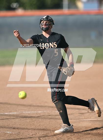Thumbnail 3 in Oaks Christian @ Roosevelt (CIF State D1 SoCal Regional Final) photogallery.