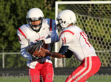 Thumbnail 3 in Boyd Red vs Allen photogallery.