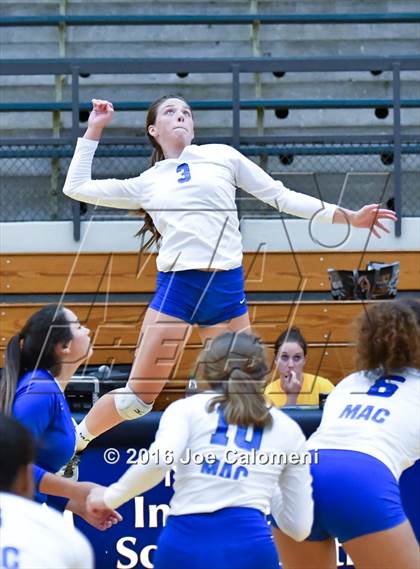 Thumbnail 2 in MacArthur [Douglas] vs Brandeis (Paul Taylor Gym) photogallery.