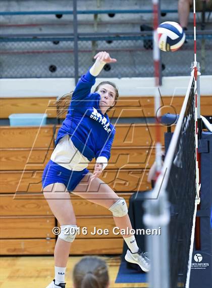 Thumbnail 1 in MacArthur [Douglas] vs Brandeis (Paul Taylor Gym) photogallery.