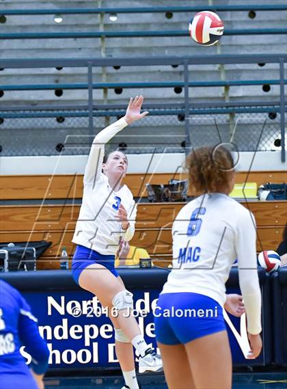 Thumbnail 3 in MacArthur [Douglas] vs Brandeis (Paul Taylor Gym) photogallery.