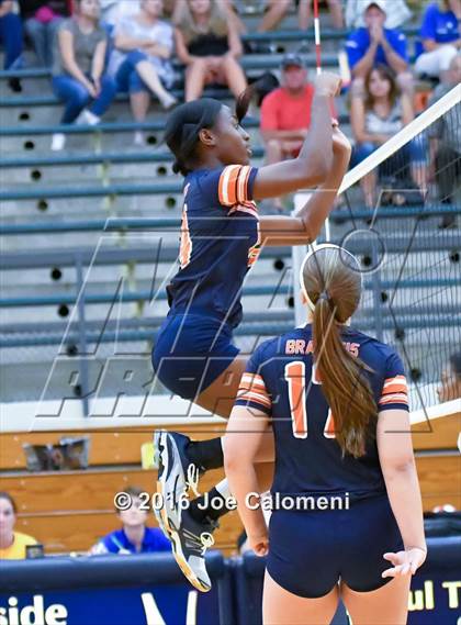 Thumbnail 1 in MacArthur [Douglas] vs Brandeis (Paul Taylor Gym) photogallery.