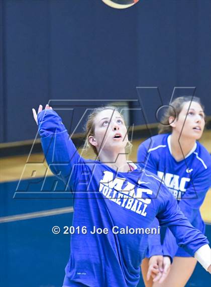 Thumbnail 2 in MacArthur [Douglas] vs Brandeis (Paul Taylor Gym) photogallery.