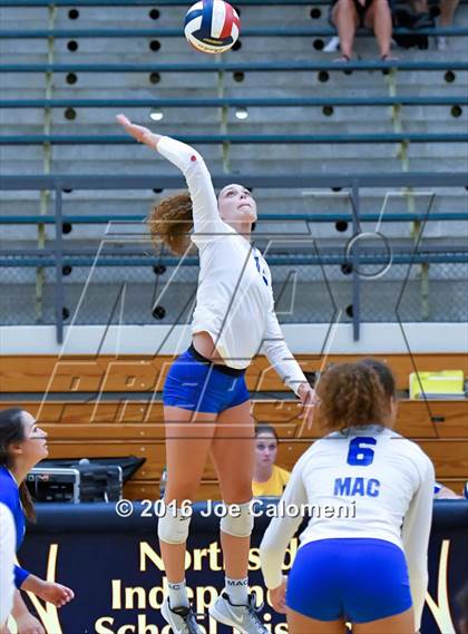 Thumbnail 3 in MacArthur [Douglas] vs Brandeis (Paul Taylor Gym) photogallery.