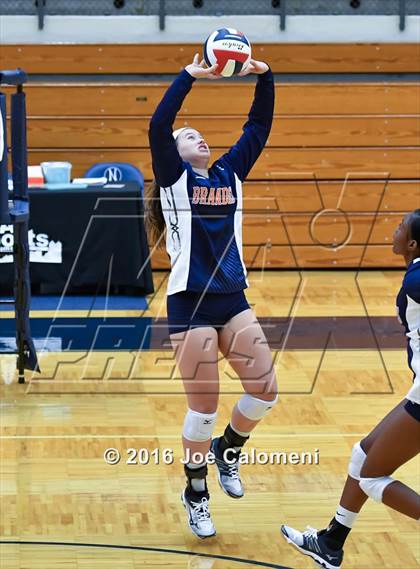 Thumbnail 2 in MacArthur [Douglas] vs Brandeis (Paul Taylor Gym) photogallery.