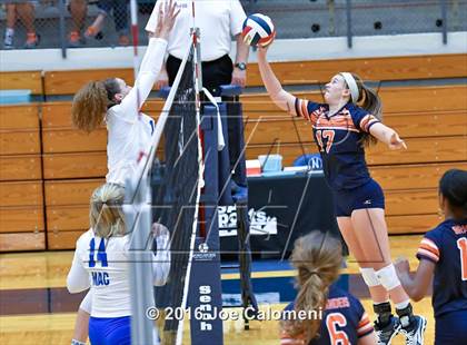 Thumbnail 3 in MacArthur [Douglas] vs Brandeis (Paul Taylor Gym) photogallery.