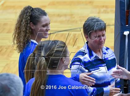 Thumbnail 1 in MacArthur [Douglas] vs Brandeis (Paul Taylor Gym) photogallery.