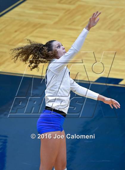 Thumbnail 1 in MacArthur [Douglas] vs Brandeis (Paul Taylor Gym) photogallery.
