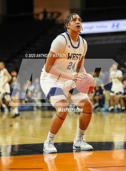 Thumbnail 2 in Pocono Mountain West vs. Northampton photogallery.