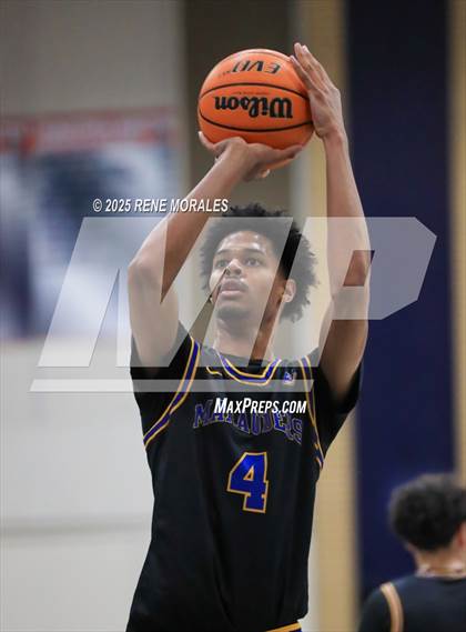 Thumbnail 3 in Mira Mesa vs Maranatha (CIF State Regional D3 Rnd 3) photogallery.