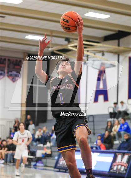 Thumbnail 2 in Mira Mesa vs Maranatha (CIF State Regional D3 Rnd 3) photogallery.
