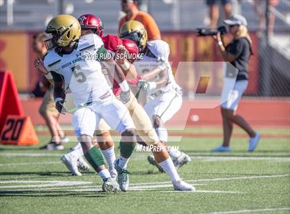 Thumbnail 2 in JSerra Catholic vs. St. Joseph Regional (Honor Bowl) photogallery.