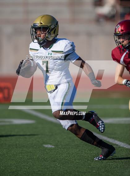 Thumbnail 2 in JSerra Catholic vs. St. Joseph Regional (Honor Bowl) photogallery.