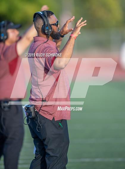 Thumbnail 2 in JSerra Catholic vs. St. Joseph Regional (Honor Bowl) photogallery.
