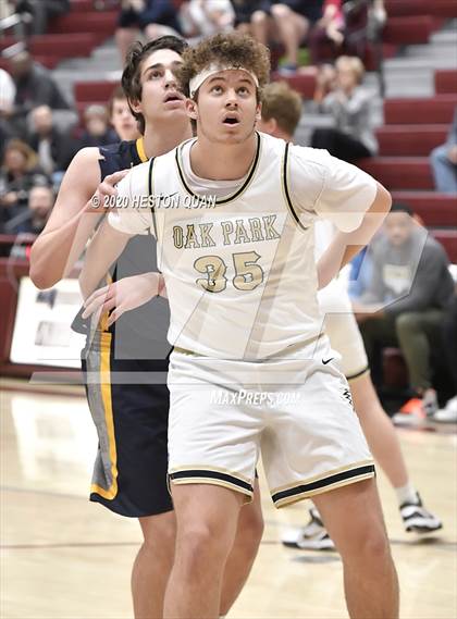 Thumbnail 1 in Bellevue vs. Oak Park (Rancho Mirage Holiday Invitational) photogallery.